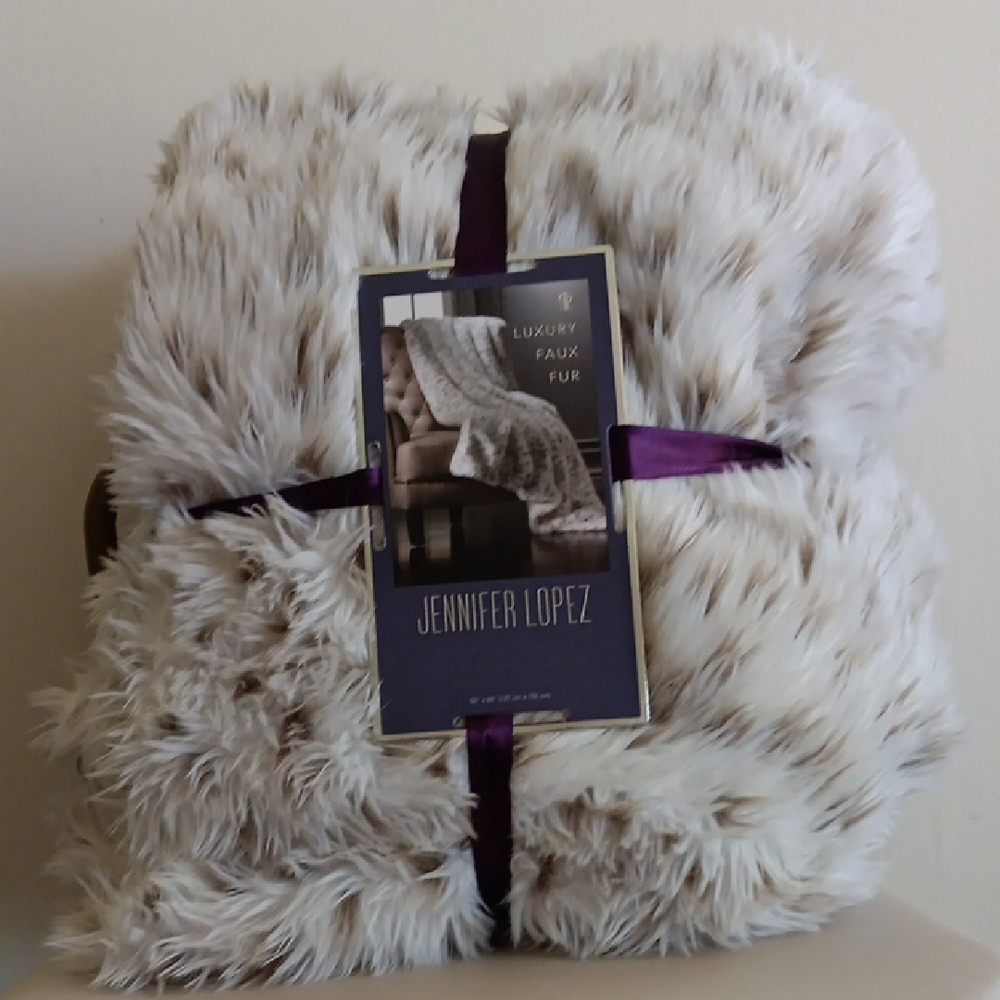 New! Luxury Faux Fur Throw - Cream and Tan Leopard